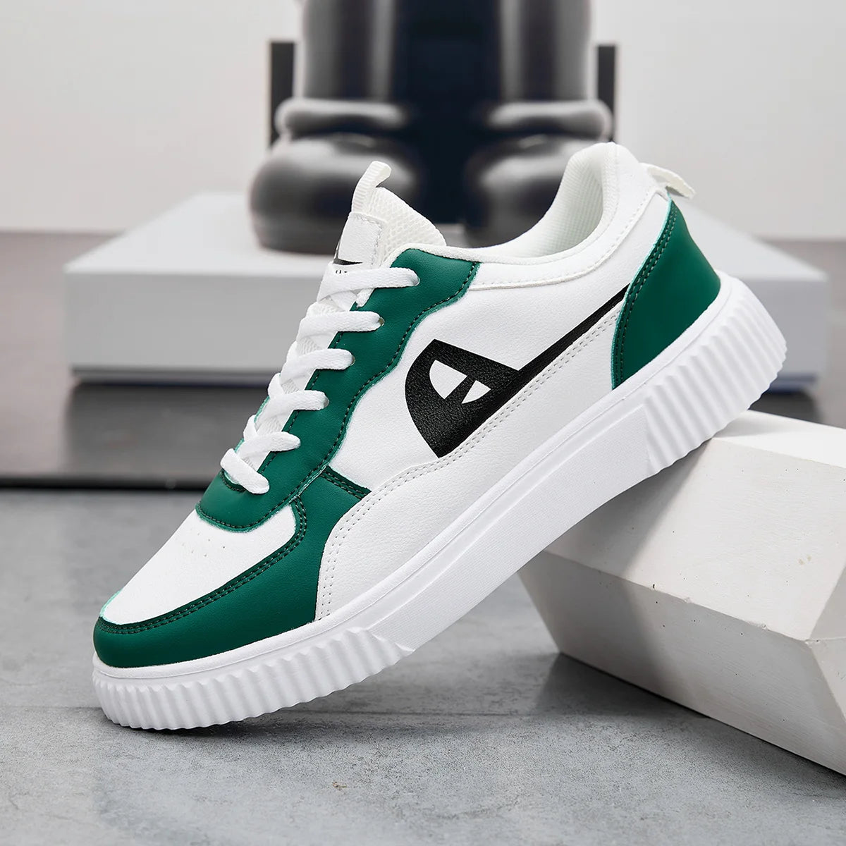 UrbanEdge – Classic Street Trainers